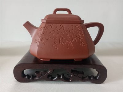 与陶刻名家、著名陶艺家黄松老师合作（袁强制壶 黄松陶刻）