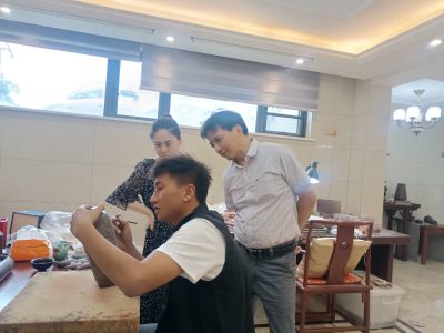 拜访施昌泥绘工作室，观摩学习山水写意泥绘
