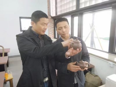 江苏省陶瓷实训基地朱旭庭老师点评指导莲子壶