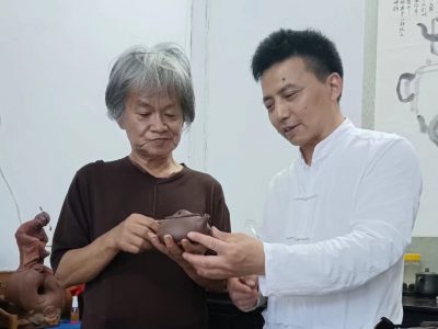 《壶中天地》杂志创办人赖杰诚先生点评收藏我的第一把景舟石瓢壶